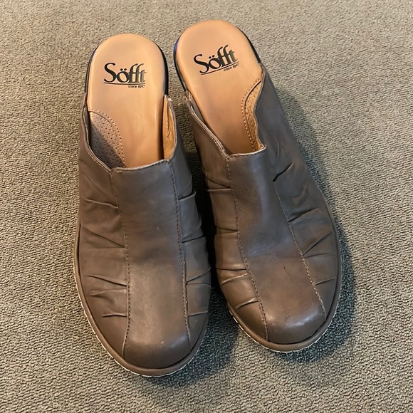 Sofft Shoes - Sofft Leather Slip-on Clogs Mules Size 7 light brown shoes (TD)